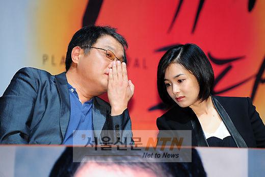 [NTN포토] 정원중·강혜정 ‘아버지와 딸의 비밀 대화’