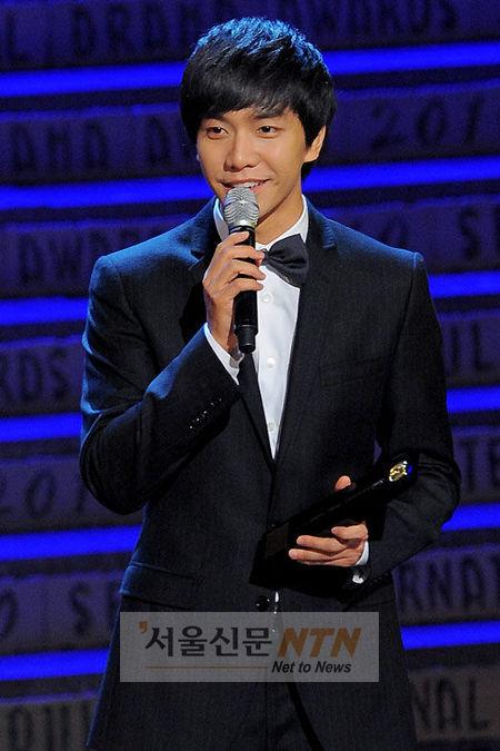 ‘국민 남동생’ 이승기 “딥키스 해봤다” 깜짝고백