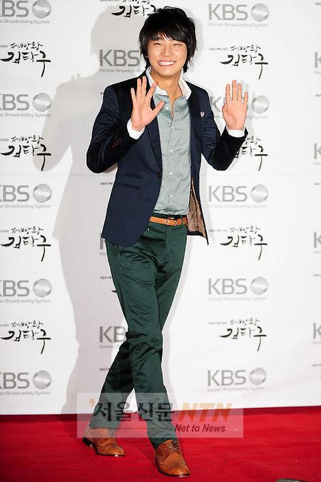 ‘굿바이 김탁구’ 윤시윤 눈물 소감 “작은 날 키워줘 감사”