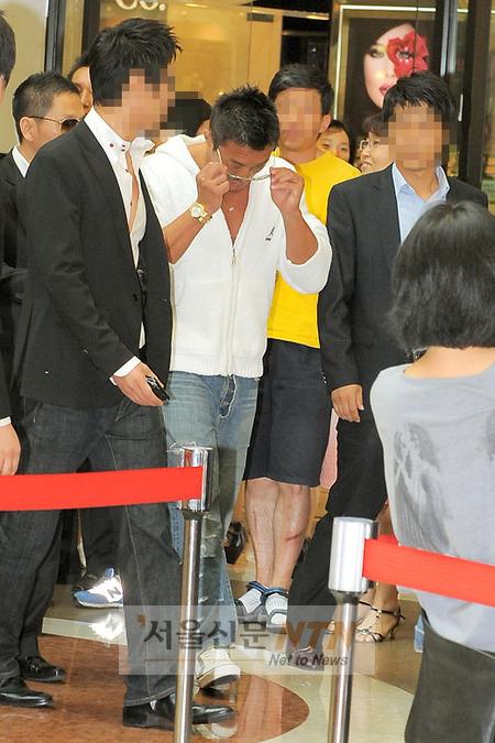 [NTN포토] 추성훈 ‘멋진 선글라스는 필수죠!’