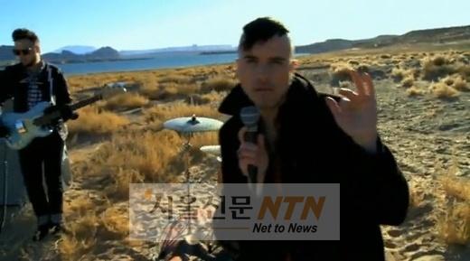 [빌보드] 네온 트리즈·어셔, 얼터너티브·방송차트 1위 정복