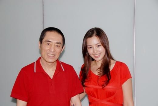 이하늬, ‘거장감독’ 장예모와 함께 사진…“중국여행 중”
