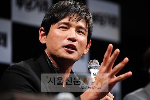 [NTN포토] 황정민 “류승범·유해진과 함께 해 더욱 좋았다”