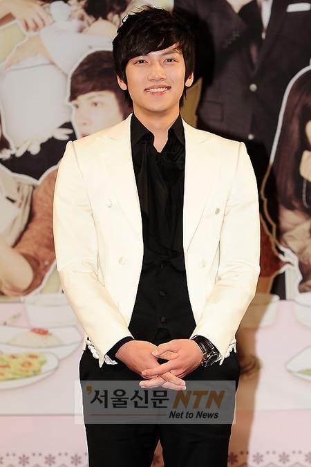 [NTN포토] 지창욱 ‘시원한 미소를 짓는 동해’