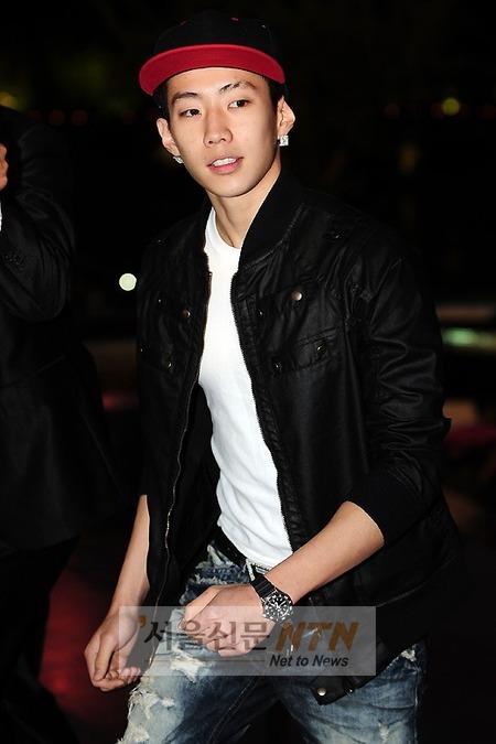 [NTN포토] 박재범 ‘’2010코리아드라마어워즈’ 축하공연 하러 왔어요’