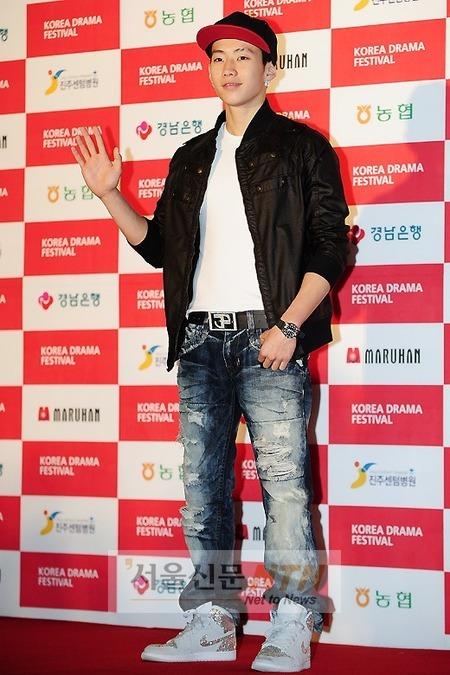 [NTN포토] 박재범 ‘진주에 오니 너무 좋아요’