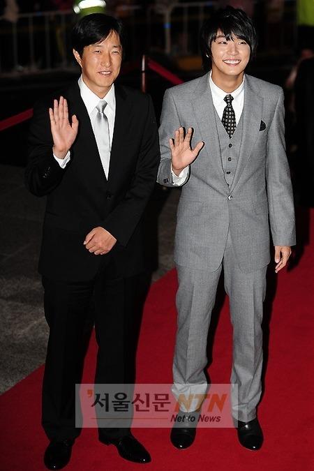 [NTN포토] 윤시윤 ‘’제빵왕 김탁구’ 이정섭 PD와 같이 왔어요’