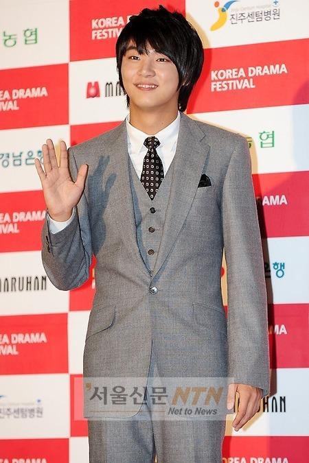 [NTN포토] ‘탁구’ 윤시윤 ‘부드러운 미소’