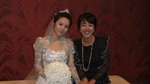 서민정, 이수영 결혼식 인증샷 공개…단짝 위해 미국서 귀국