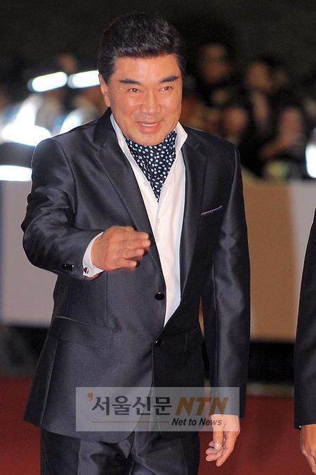 [NTN포토] 이덕화 ‘제가 빠질 수 없죠’