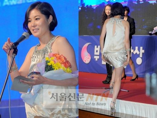 ‘여우주연상’ 문소리, 초미니 원피스로 ‘빼어난 각선미’