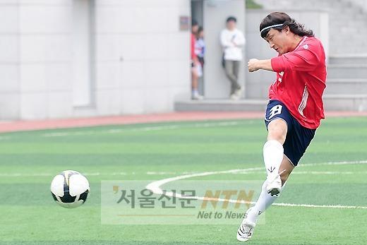 [NTN포토] 서경석 ‘조기축구에서 갈고 닦은 실력 공개’