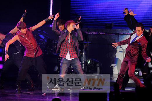 [NTN포토] JYJ ‘파워넘치는 무대’