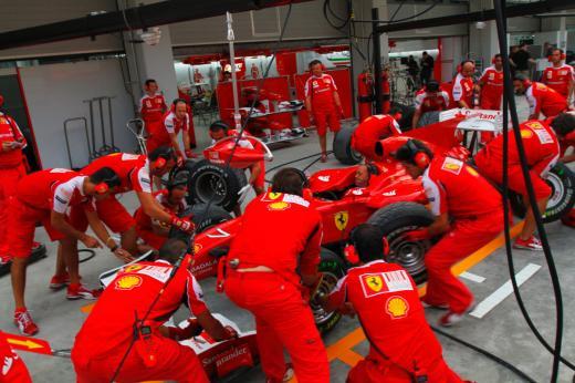한국 온 F1팀 들이 러브호텔을 찾은 까닭은?