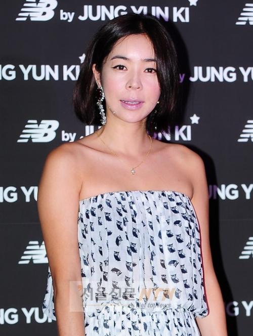 이혜영 “나도 모르는 기사 ” 결혼설 부인