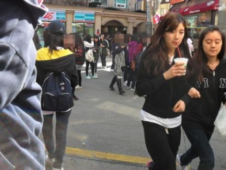 수지-혜림, 데뷔전 길거리 ‘민낯사진’