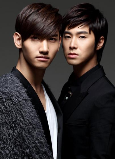 동방신기, 국내차트 2주 연속 1위·전세계 4위