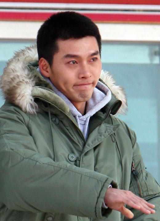 [NOW포토] 입대 회견 후 눈시울 붉힌 현빈