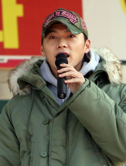 [NOW포토] 현빈 “팬 여러분 안녕히 계세요”
