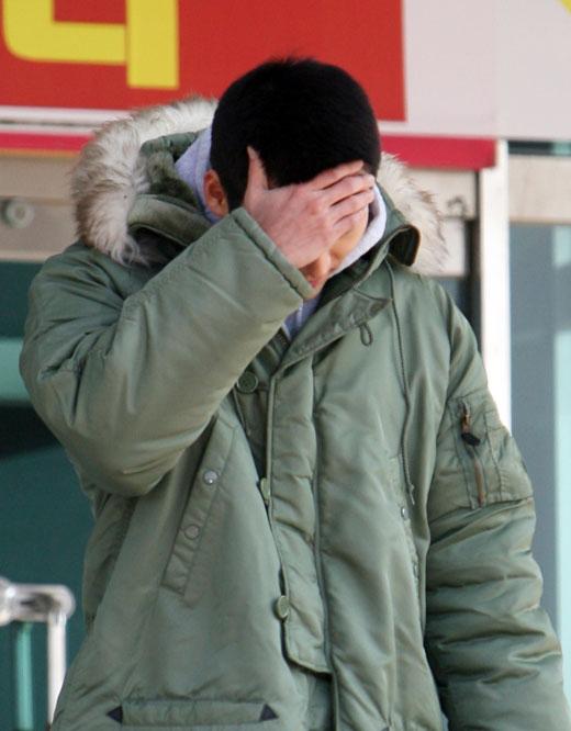 [NOW포토] 현빈 입대 ‘끝내 터진 눈물’