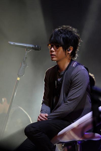 이승환 “콘서트 신화 잇는다”…6월부터 소극장 전국 투어
