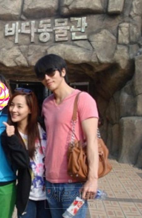 어린이대공원 유진 기태영, 허리 감고 다정한 데이트