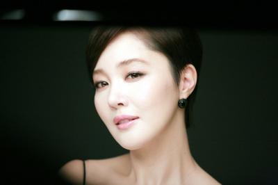 칸의 여배우 엄지원, 영국 BBC 월드까지 접수