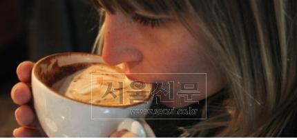 “치매 안 걸리려면 매일 원두커피 마셔라”