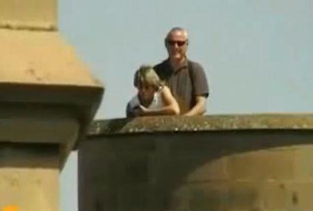 왕궁에서 ‘사랑’ 나눈 女시장 ‘국제 망신’