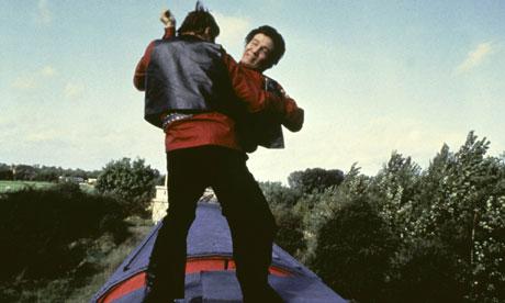 인도정부 “007, 영화 장면 좀 바꿔주세요”