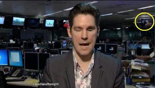 TV 시사토론 뒤로 ‘야한 베드신’ 방송사고