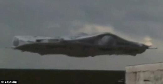 ‘외계인 메카’ 美로즈웰 UFO 착륙 영상 진위 논란