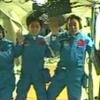 中우주선, 첫 유인도킹 성공…女우주인 모습 공개