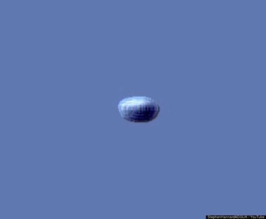 큐리오시티에 ‘화성 UFO’ 찍혔다?…음모론 대두