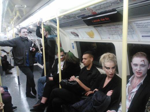 [런던통신] 런던 지하철에 귀신들(?)이 많아졌다고?