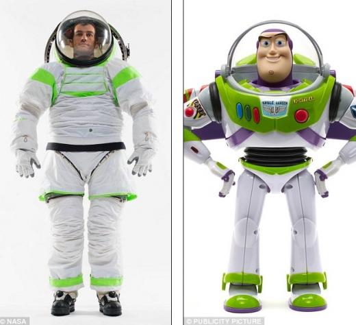 토이스토리와 똑같네?…NASA 새 우주복 화제