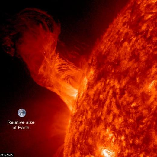 폭풍전야?…NASA “태양흑점 폭발” 경고