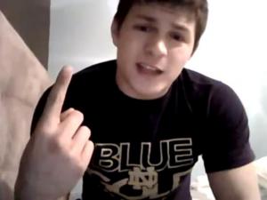 아시아인 싫은 이유 인터넷에 공개했다가…