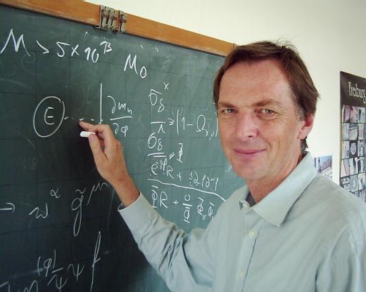 독일 과학자 “우주는 팽창하지 않는다”