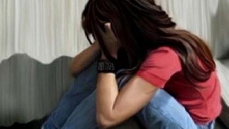 친딸 3명 모두 성매매 시킨 극악 엄마 쇠고랑