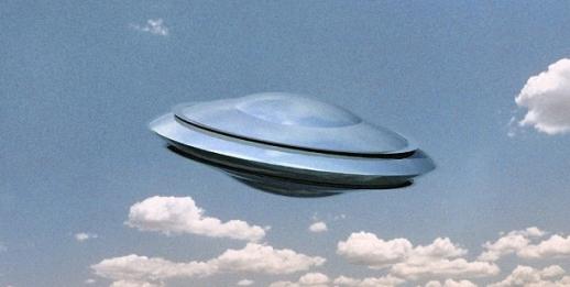 전문가도 인정? 비행기 조종사, 운항중 UFO 포착 주장