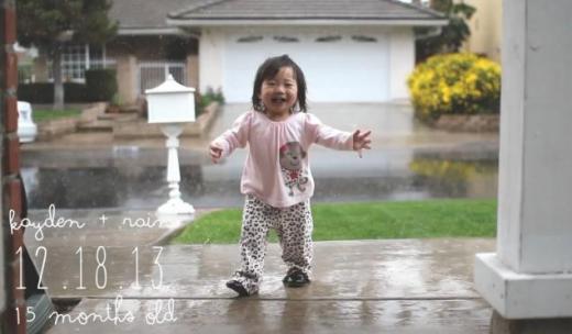 ‘생애 첫 비’ 경험한 어린 여아 사랑스러운 영상 화제