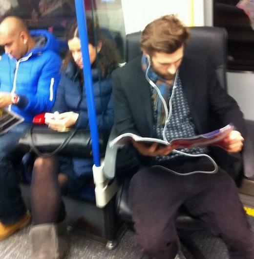 “내 집처럼 편안히~” 지하철에 ‘개인의자’ 가져온 男