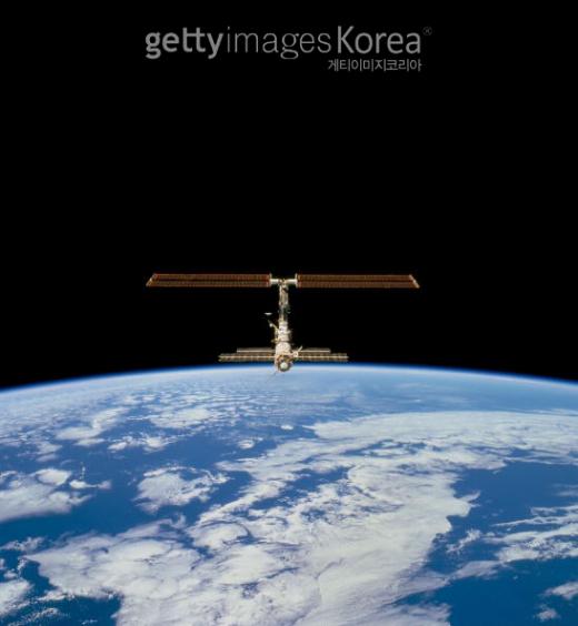 ‘환상 지구’가 눈앞에…실시간 우주보기 서비스 개시