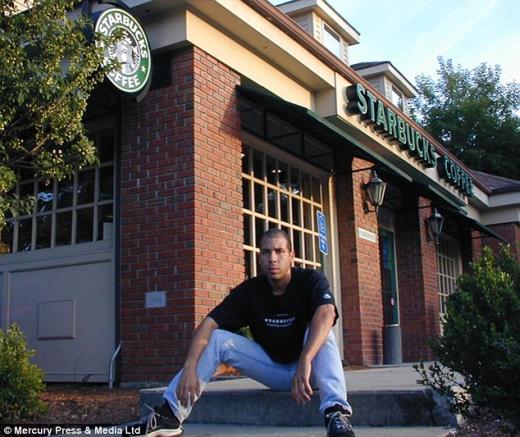 전세계 1만 1676곳 스타벅스 순례한 도전자 화제