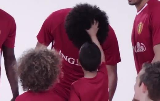 “펠라이니 아저씨, 머리 진짜에요?”