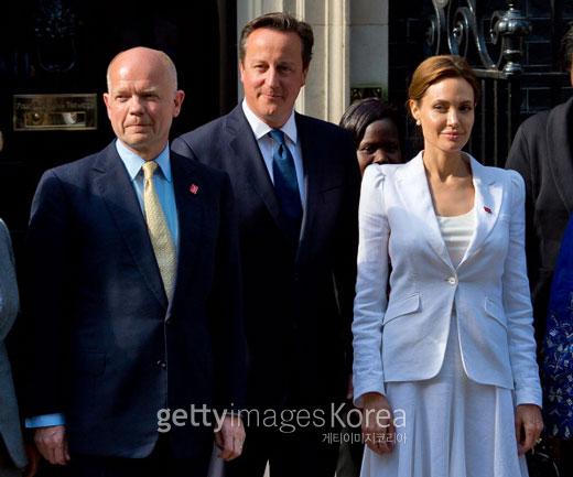 “성폭력 종식”…국제 정치 나선 안젤리나 졸리