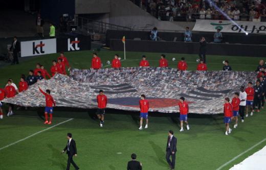 中언론 “홍명보호, 아시아 큰 깃발 멜 힘 없다”