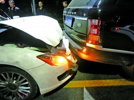 비싼 부부싸움…럭셔리車로 아찔한 추격전