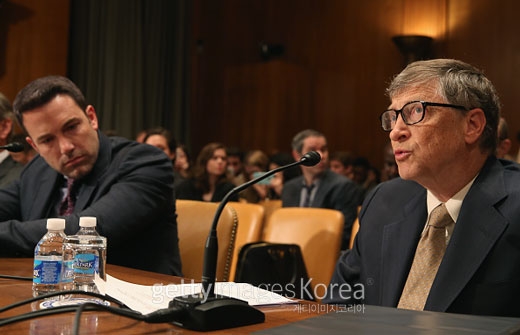 빌 게이츠와 벤 에플렉은 왜 美상원서 뭉쳤을까?